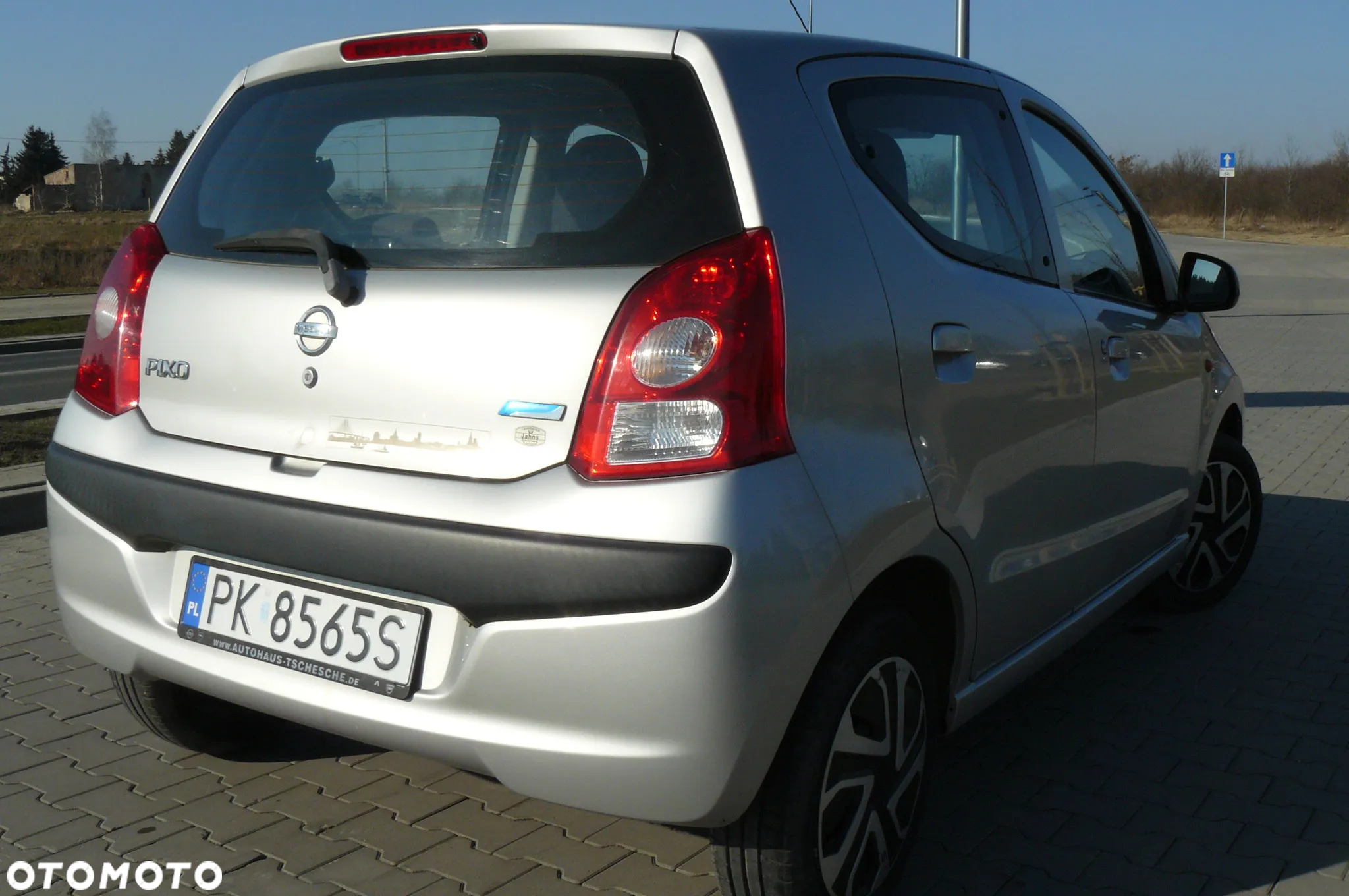 Nissan Pixo - 5