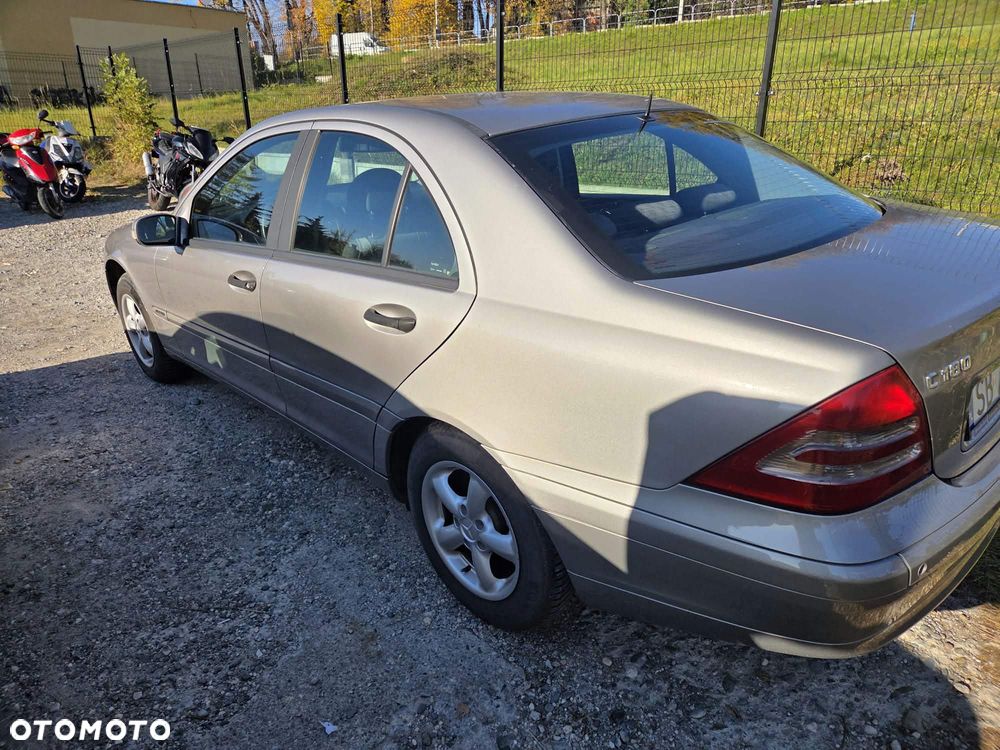 Mercedes-Benz C-Class 2003 photo 2