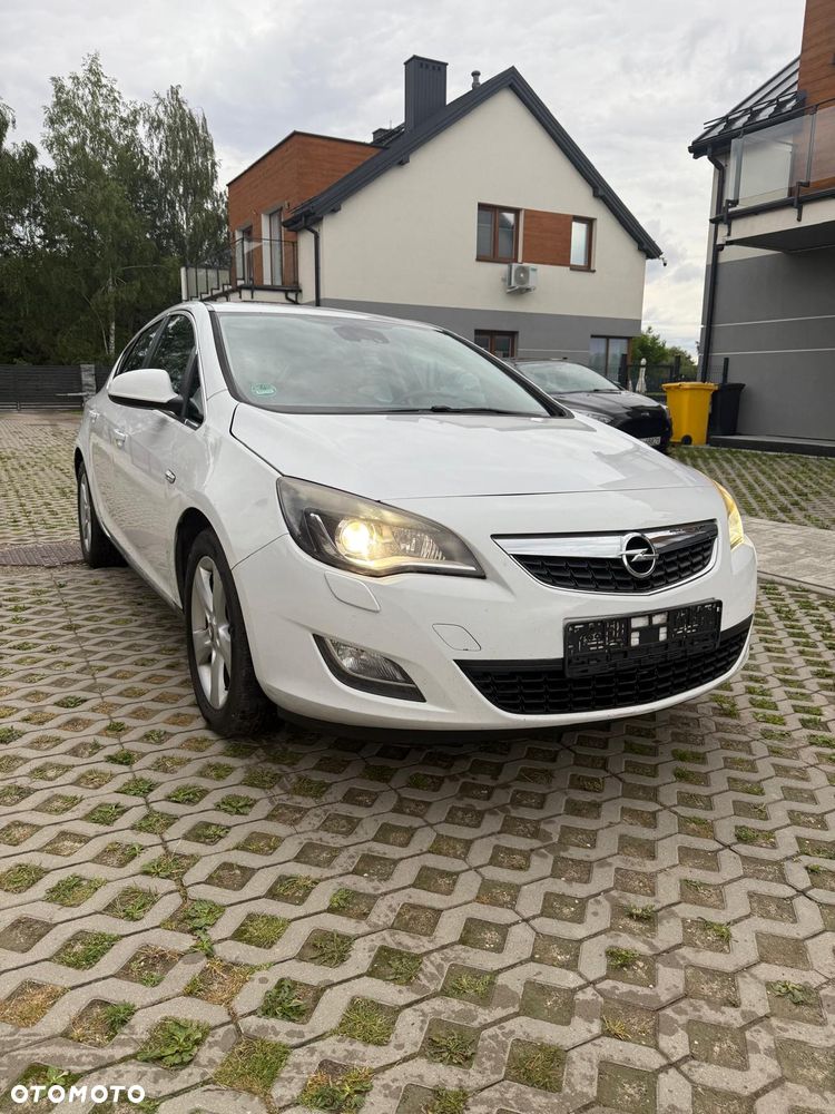 Opel Astra 2.0 CDTI Cosmo - 9