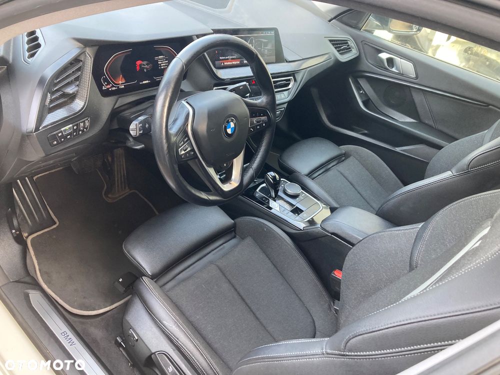 BMW Seria 2 218d Sport Line sport - 23