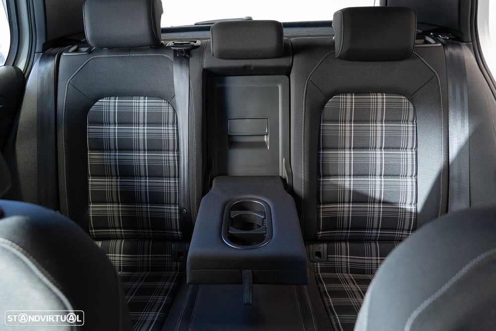 VW Golf 2.0 TDI GTD DSG - 39