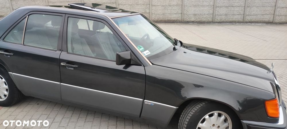Mercedes-Benz W124 (1984-1993) - 16