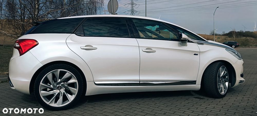 Citroën DS5 Hybrid4 EGS6 SoChic - 5