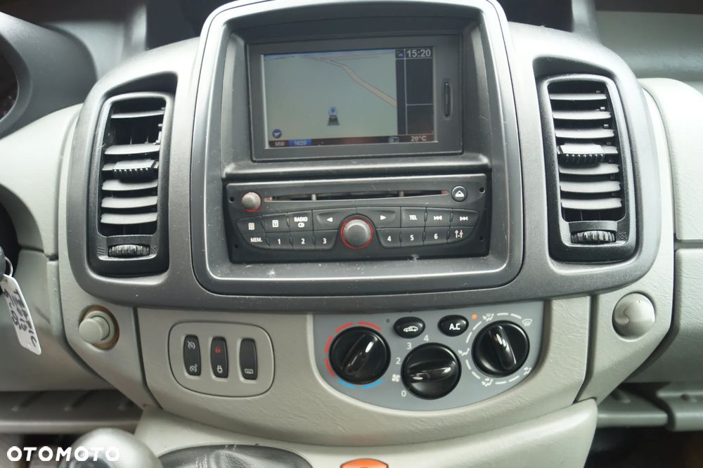 Renault Trafic - 16