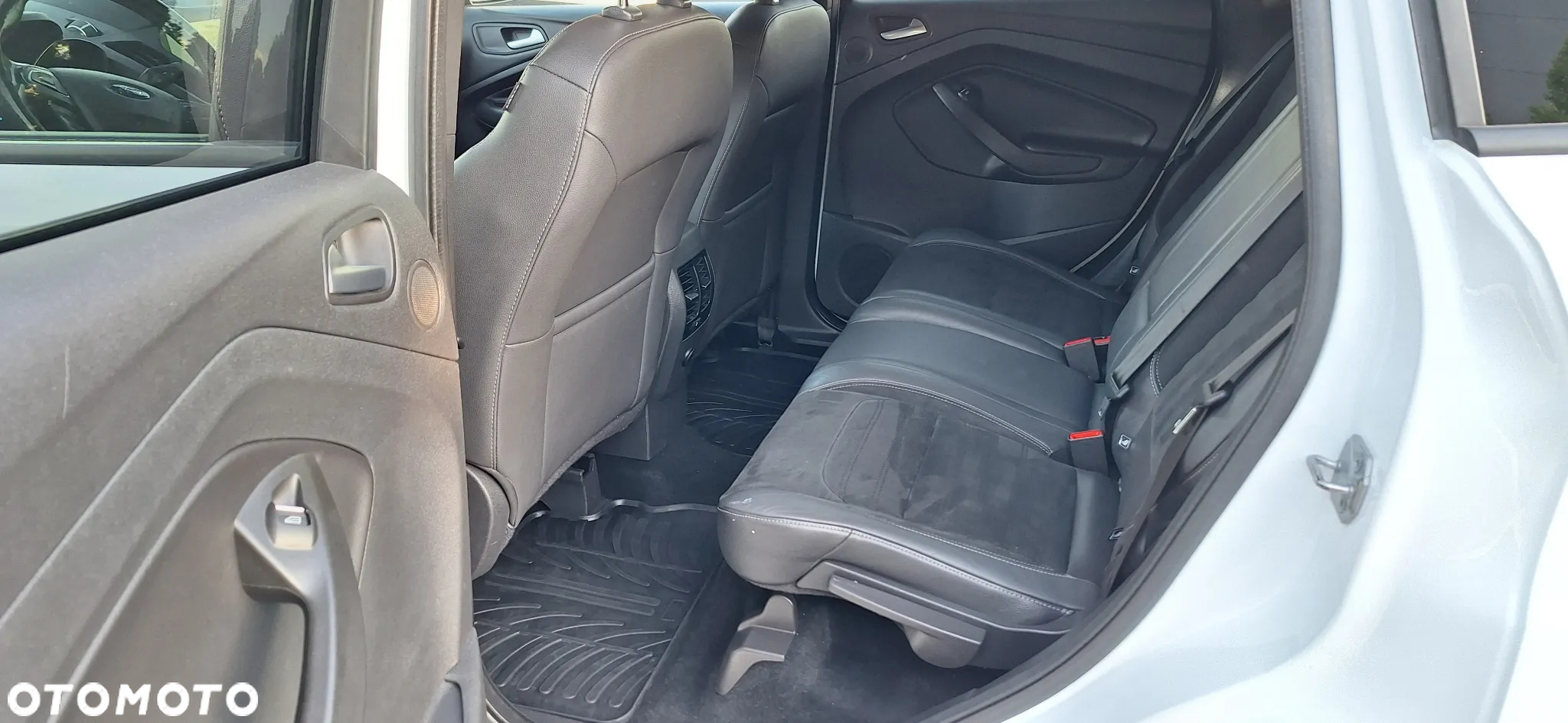 Ford Kuga 2.0 TDCi 4x4 ST-Line - 14