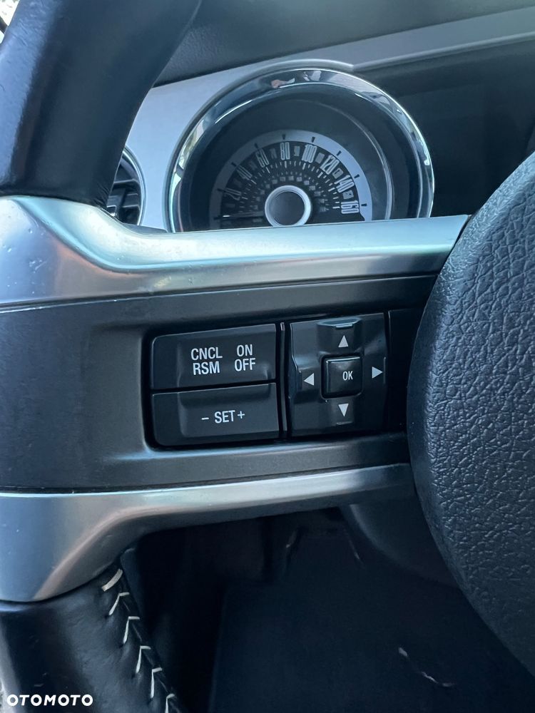Ford Mustang 3.7 V6 Premium - 12