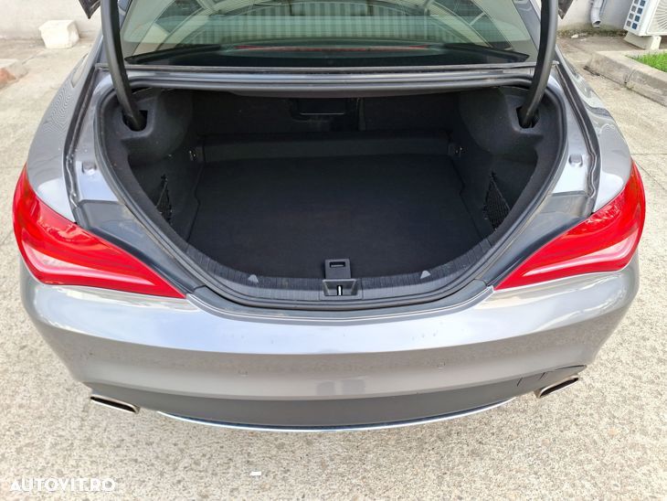 Mercedes-Benz CLA 200 7G-DCT Urban - 18