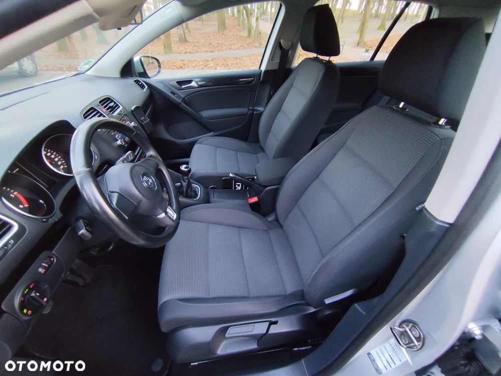 Volkswagen Golf 1.6 TDI DPF Comfortline - 23