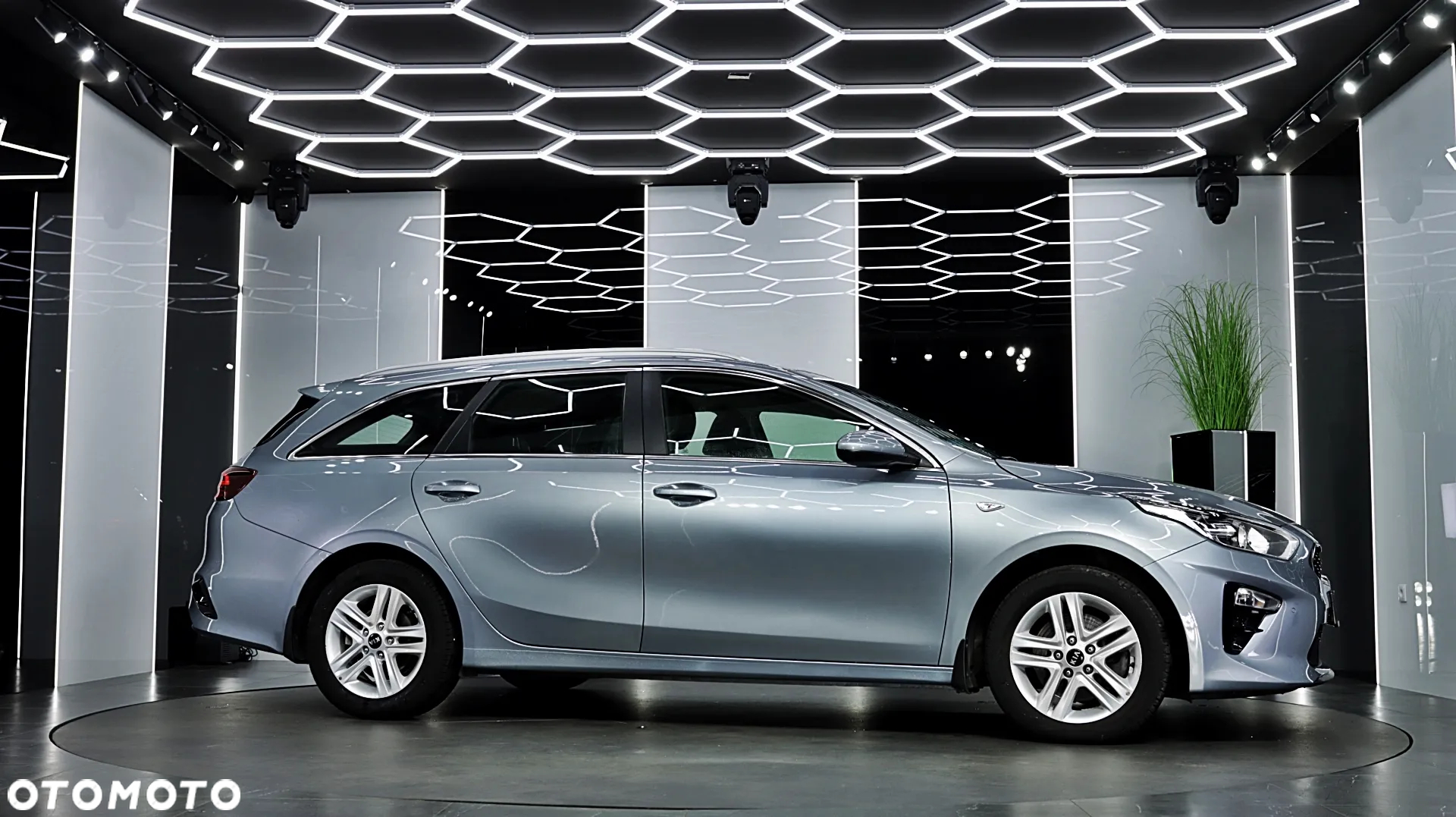 Kia Ceed 1.6 CRDi SCR M - 11