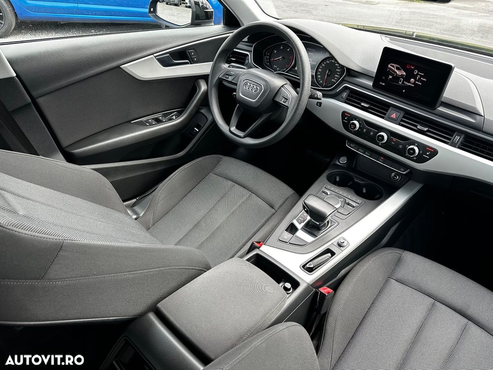 Audi A4 Avant 2.0 TDI ultra S tronic sport - 19