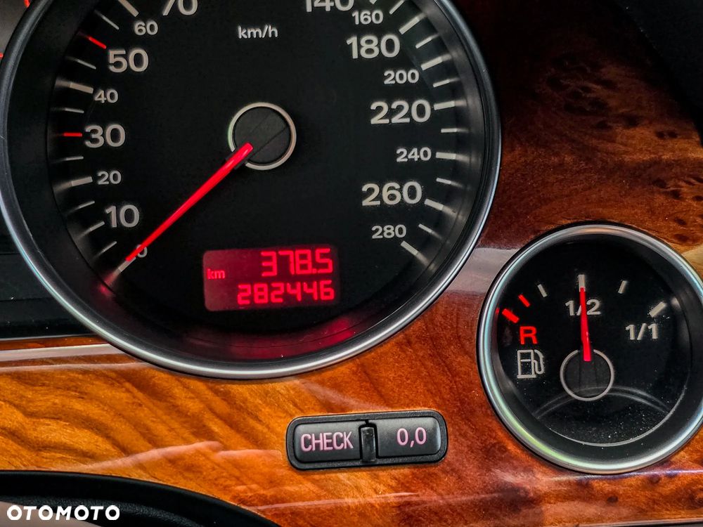 Audi A8 4.2 TDI DPF Quattro Langversion - 24