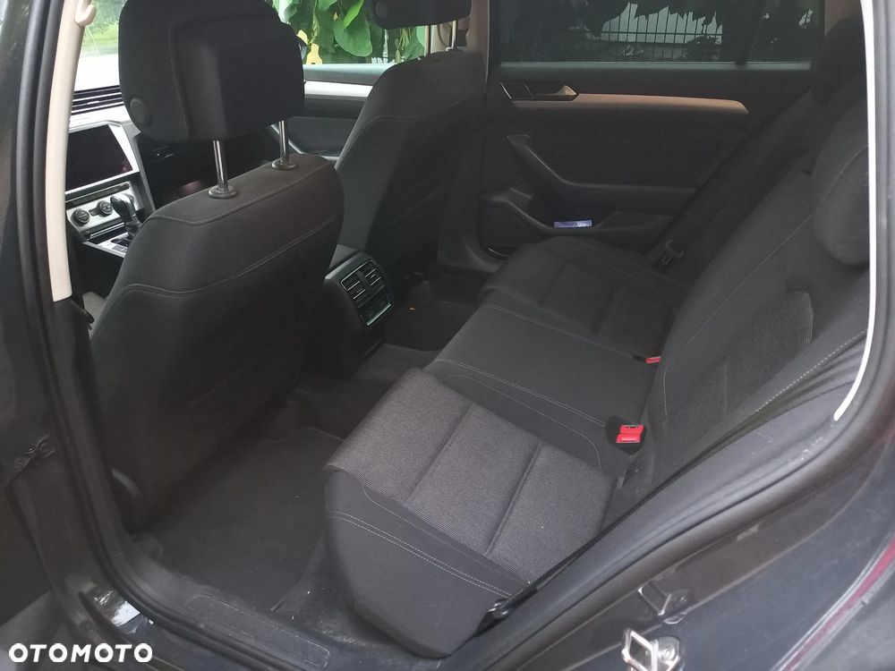 Volkswagen Passat Variant 2.0 TDI DSG (BlueMotion Technology) Highline - 11
