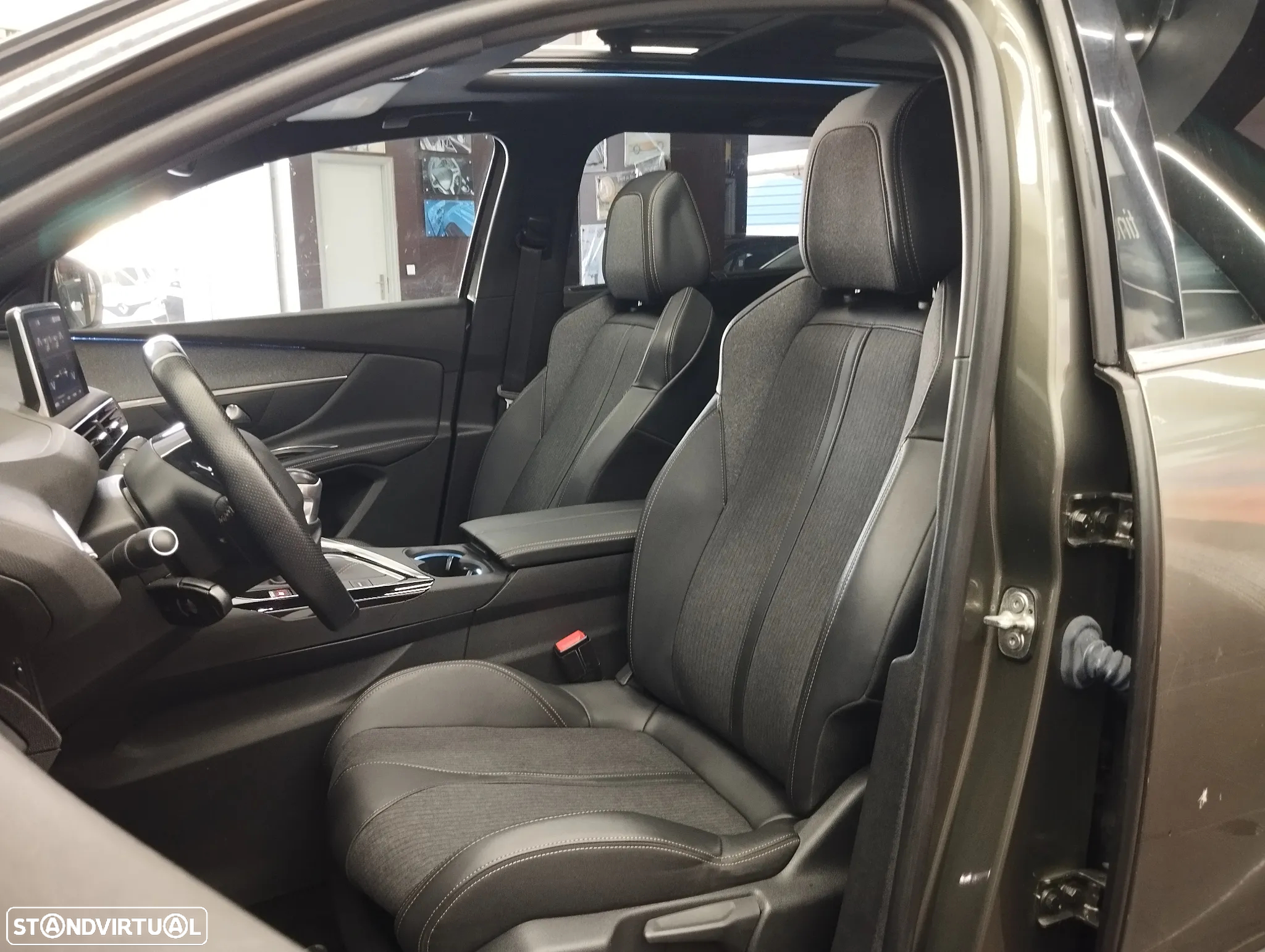 Peugeot 5008 1.5 BlueHDi GT Line - 24