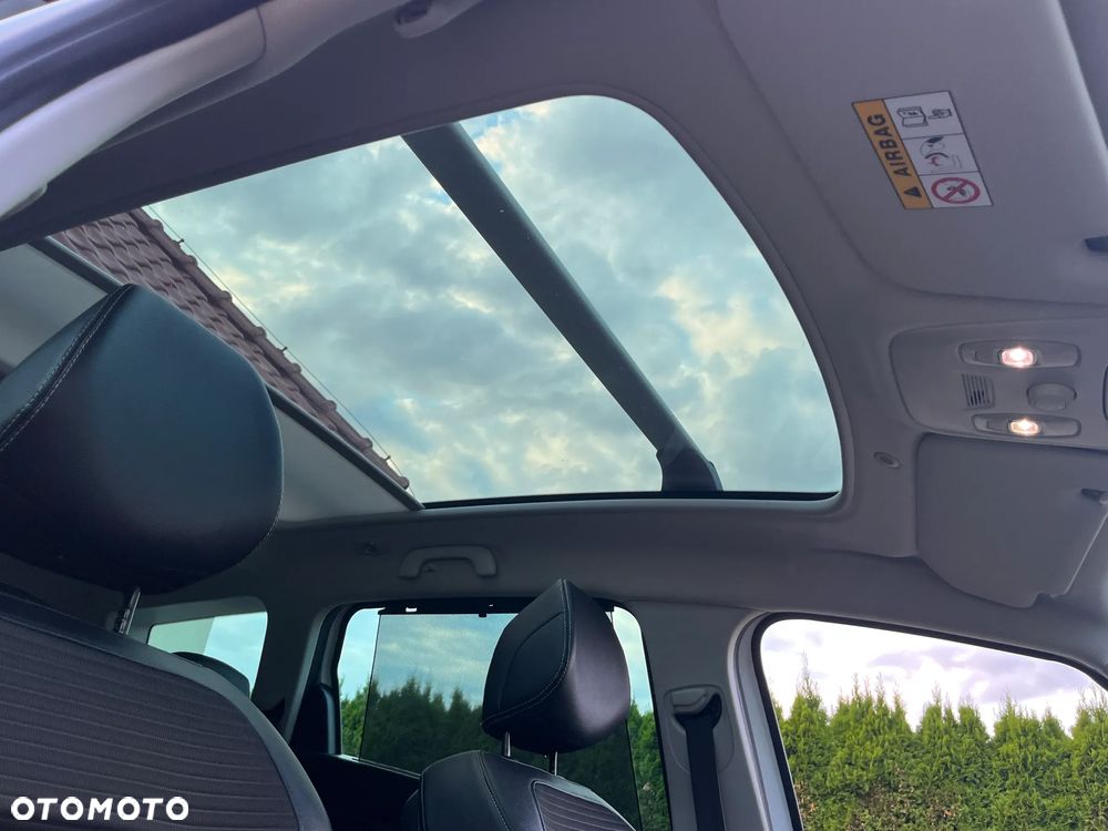 Renault Grand Scenic - 31