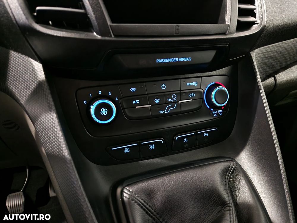 Ford Transit Connect - 16