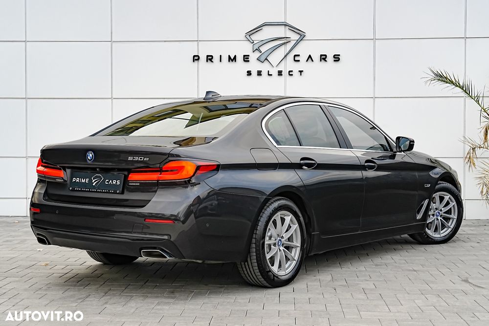 BMW Seria 5 530e Aut. - 10