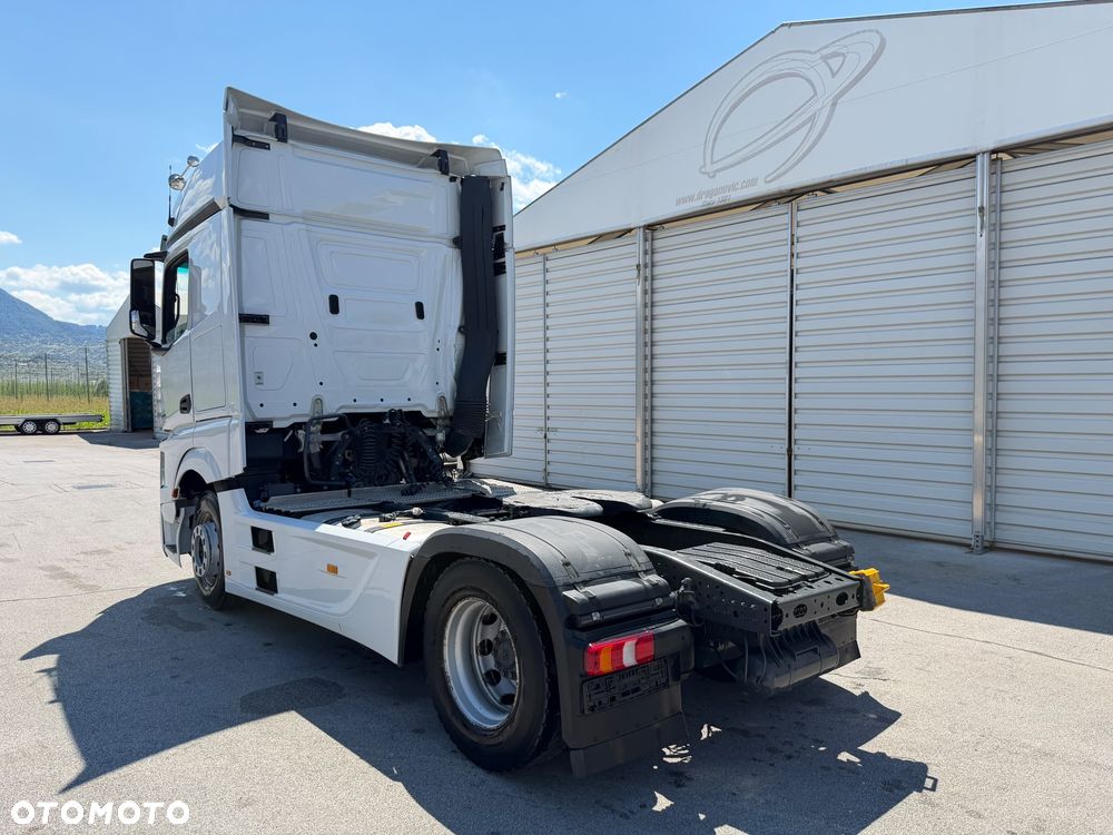 Mercedes-Benz Actros - 11