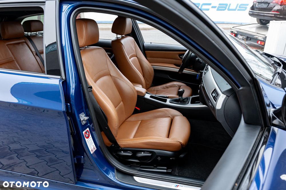 BMW Seria 3 320d DPF Edition Sport - 25