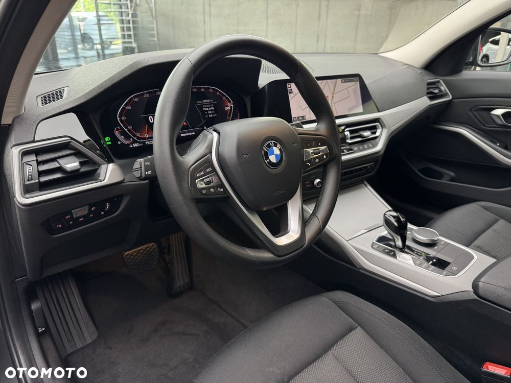 BMW Seria 3 318i - 10
