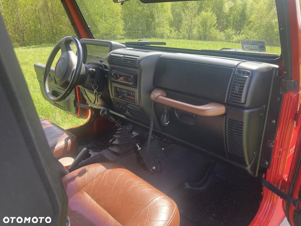 Jeep Wrangler - 8