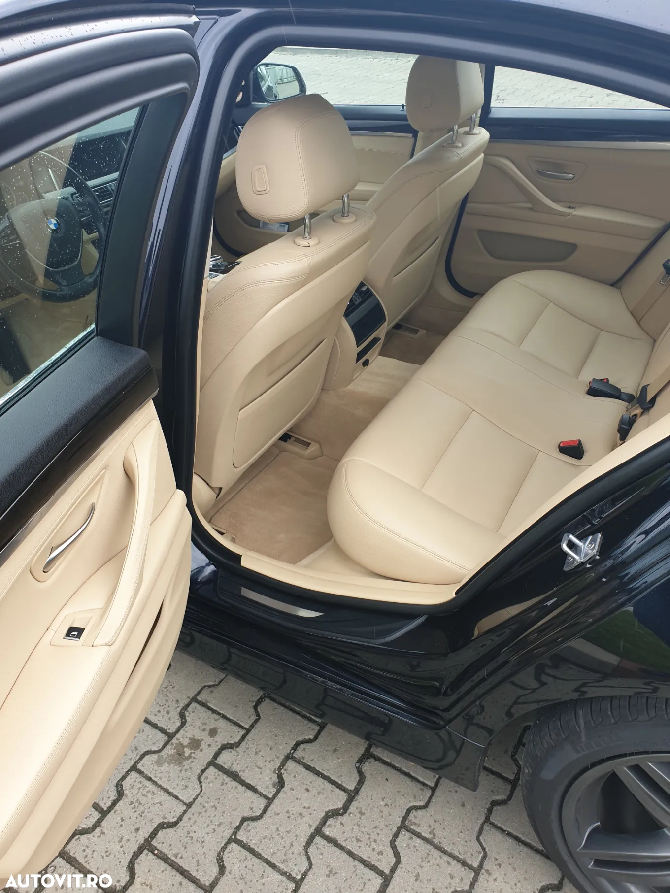 BMW Seria 5 535d xDrive AT - 11