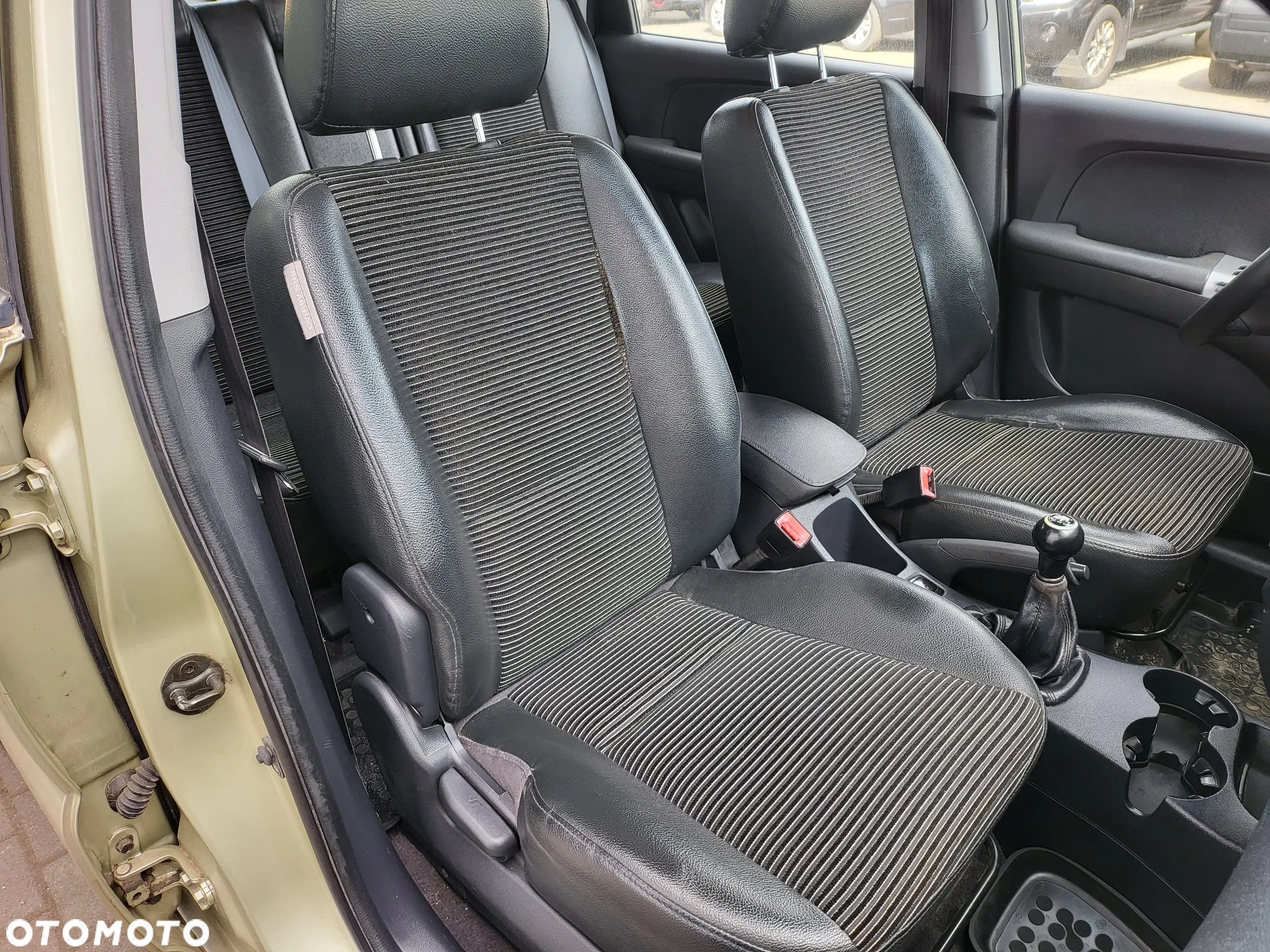 Kia Sportage 2.0 CRDi Freedom - 38
