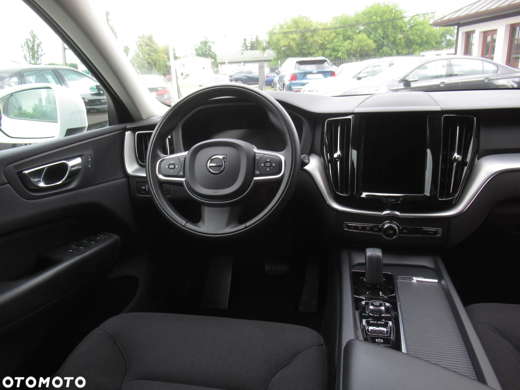 Volvo XC 60 B4 B Momentum - 11