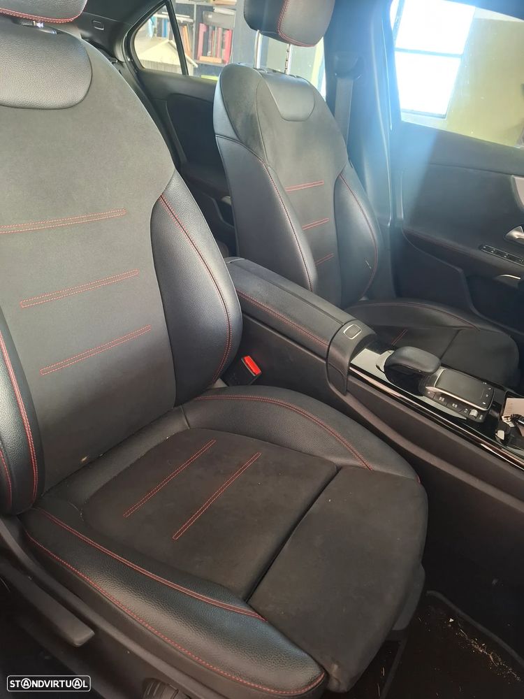 Mercedes-Benz A 250 Limousine e AMG Line - 7