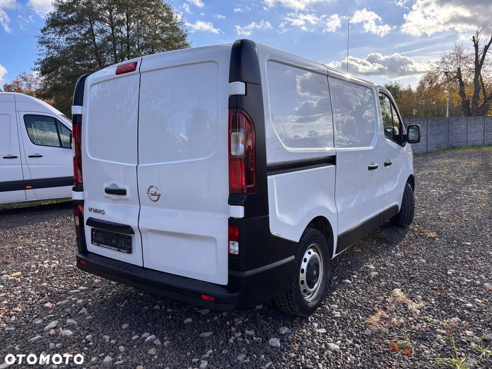 Opel VIVARO - 11