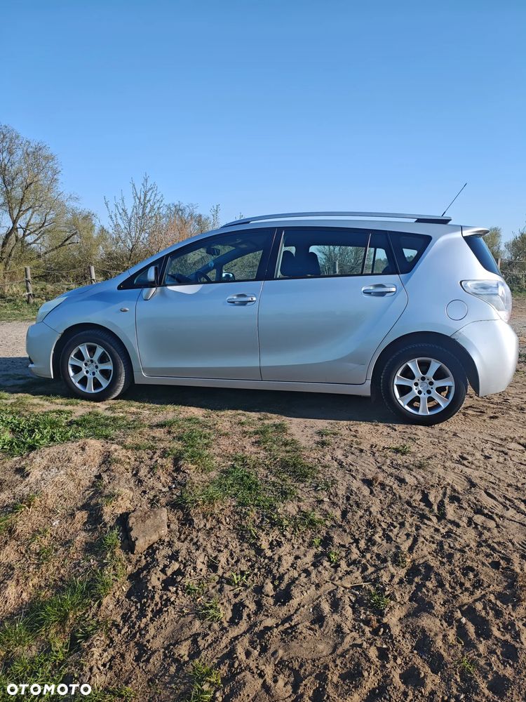 Toyota Verso 2.0 D-4D - 5