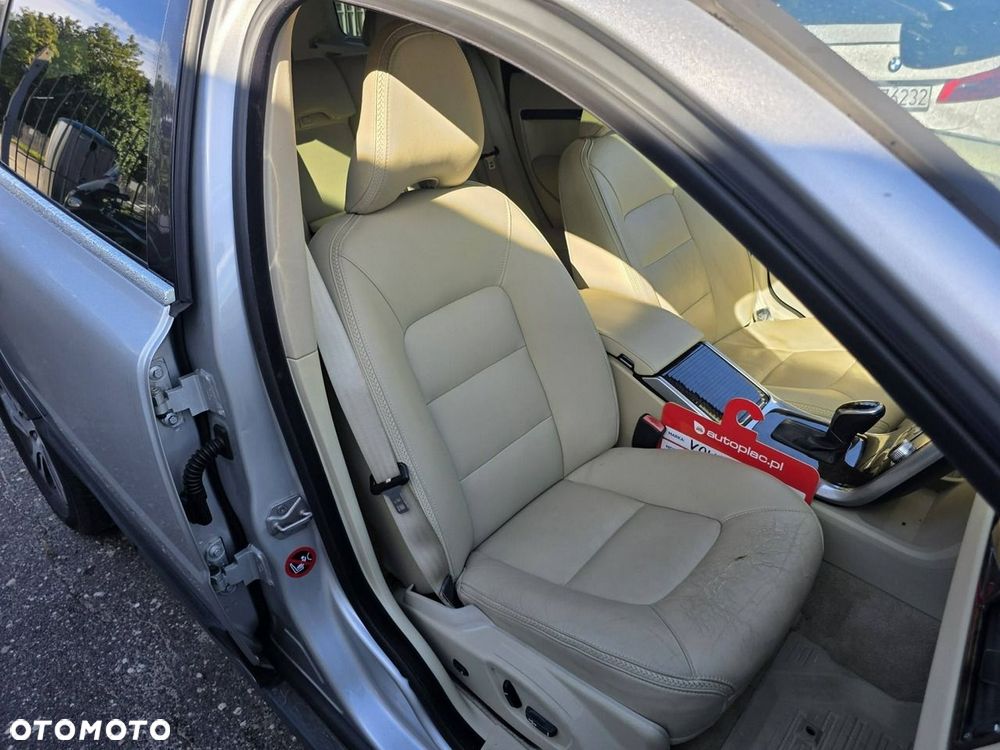 Volvo XC 70 T5 Drive-E Dynamic Momentum - 25