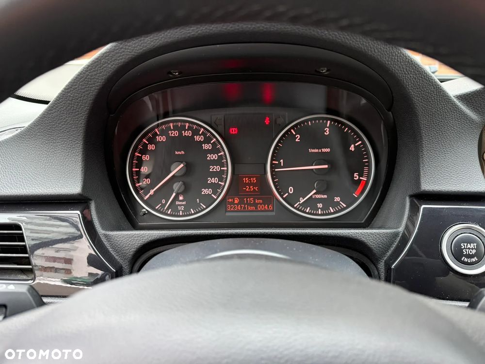 BMW Seria 3 320d Efficient Dynamics Edition - 36