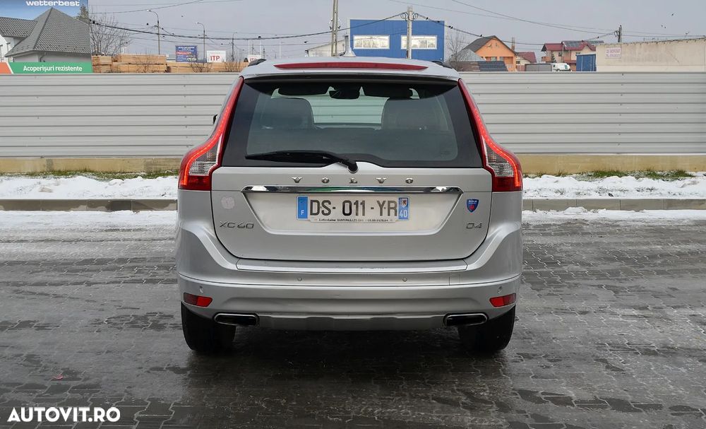 Volvo XC 60 D4 Geartronic Momentum - 11