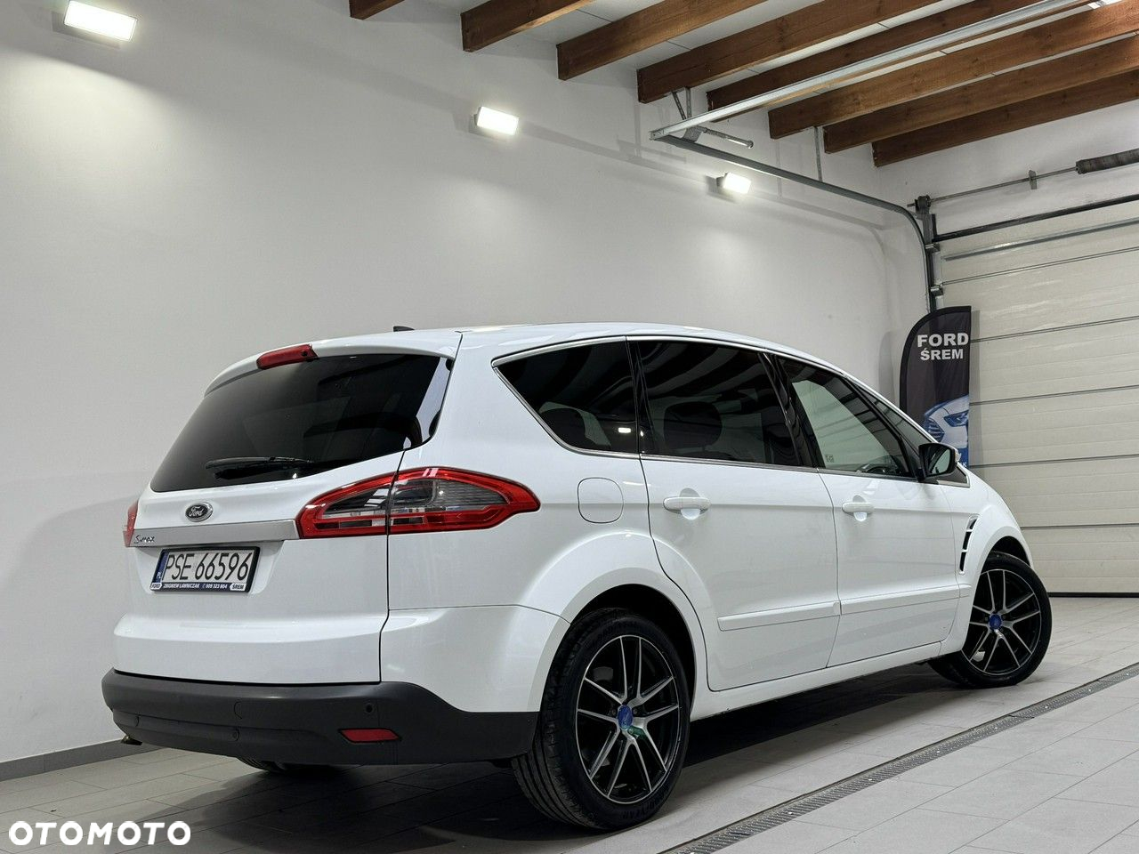 Ford S-Max - 9