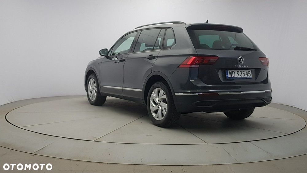 Volkswagen Tiguan - 5