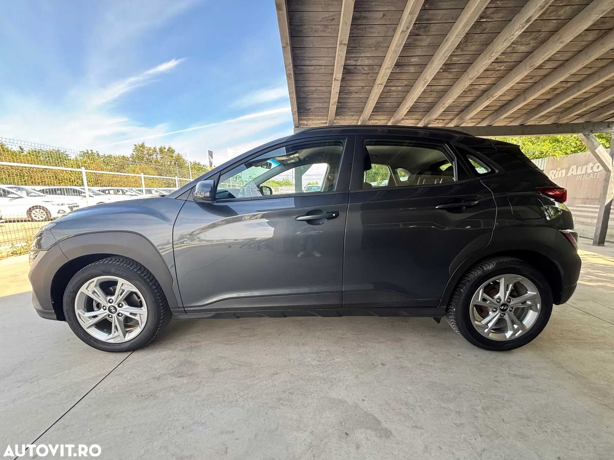 Hyundai KONA - 10
