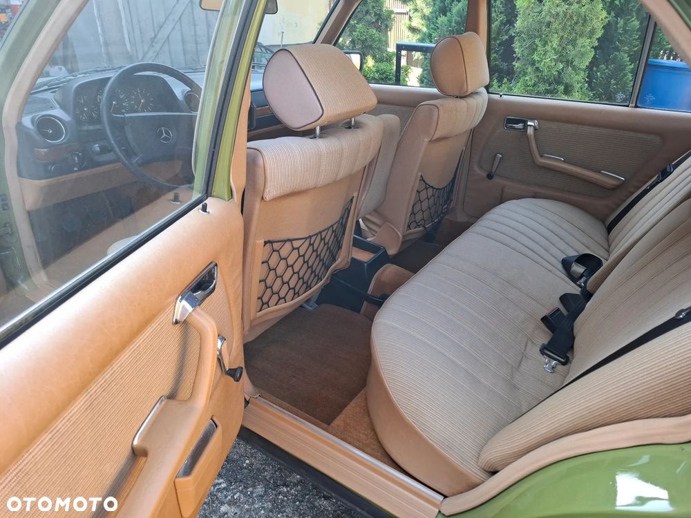 Mercedes-Benz W123 - 13