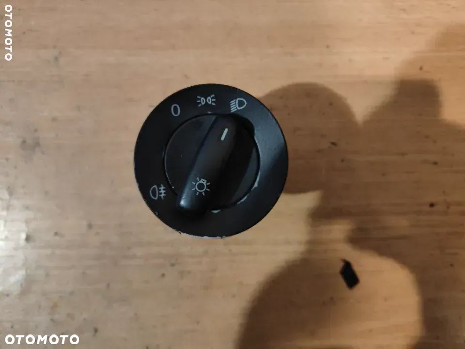 Przełącznik świateł Volkswagen Golf IV 1K0941431B