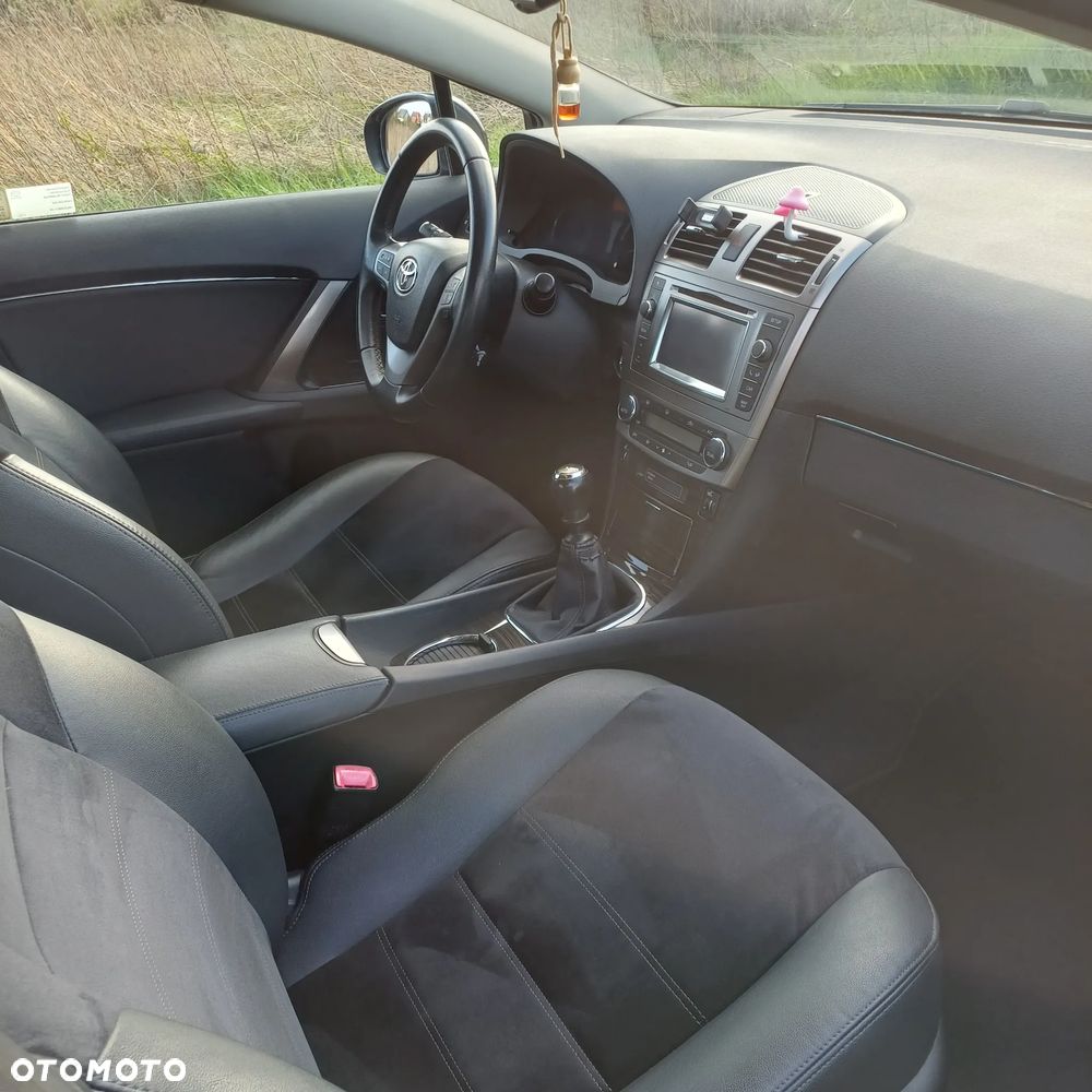 Toyota Avensis - 6