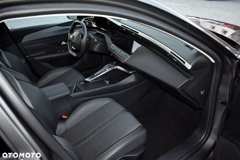 Peugeot 308 180 e-EAT8 GT - 28