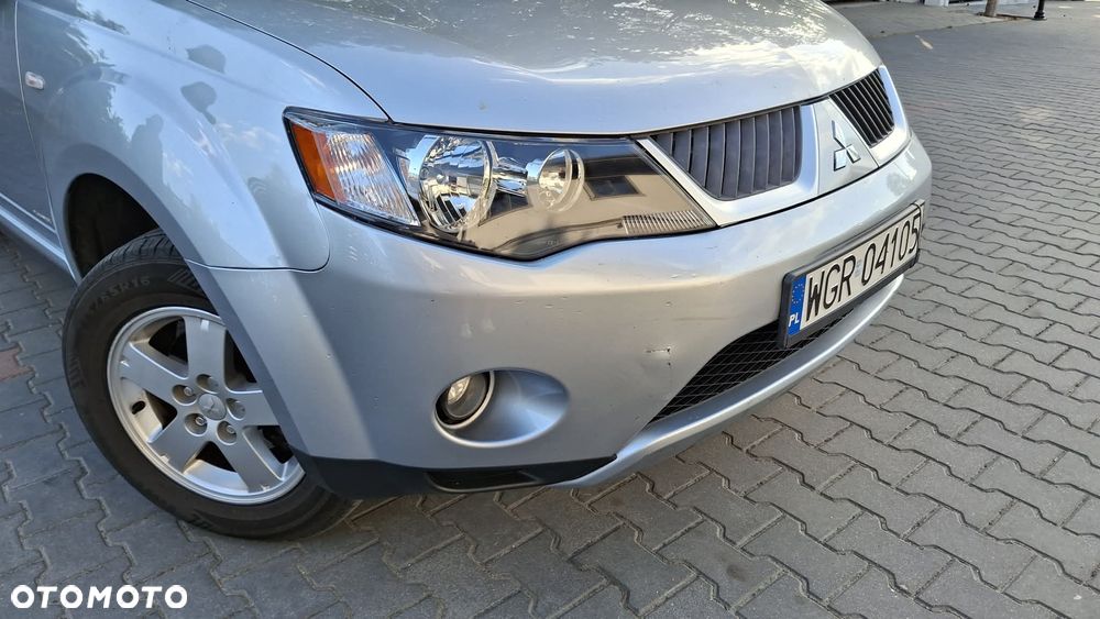 Mitsubishi Outlander 2.4 2WD - 4