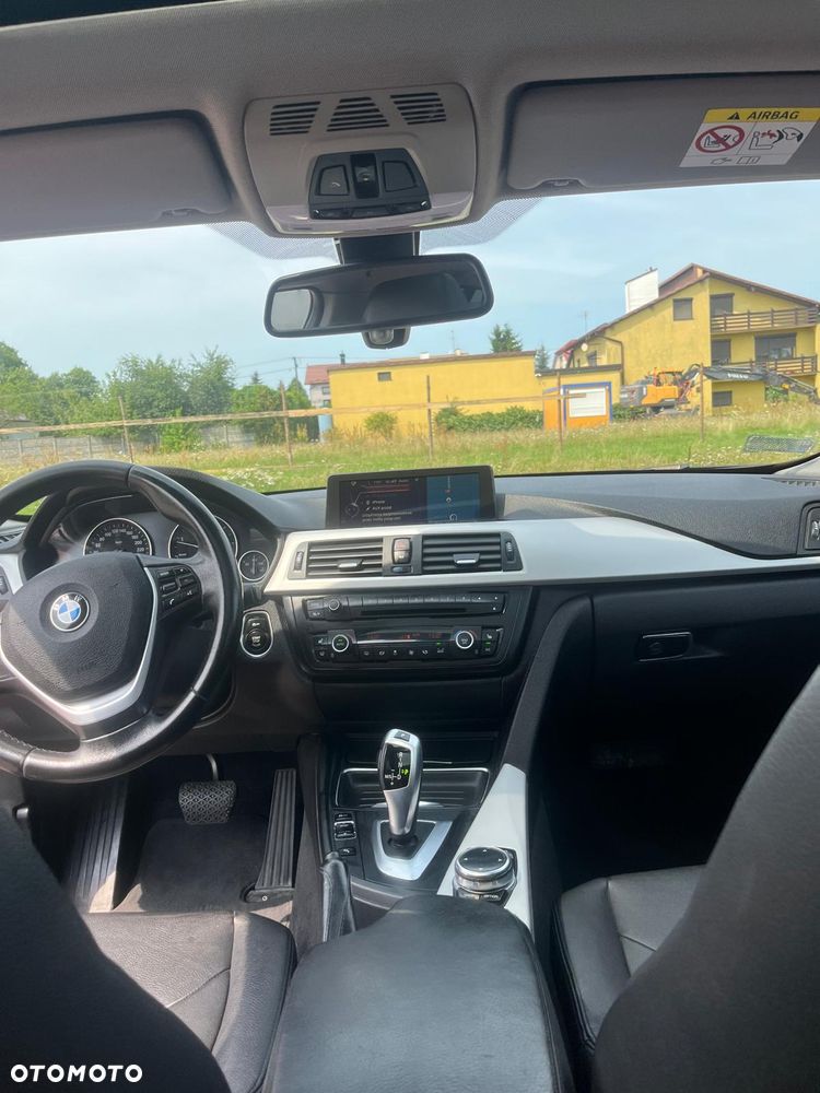 BMW Seria 3 320d xDrive Sport Line - 15