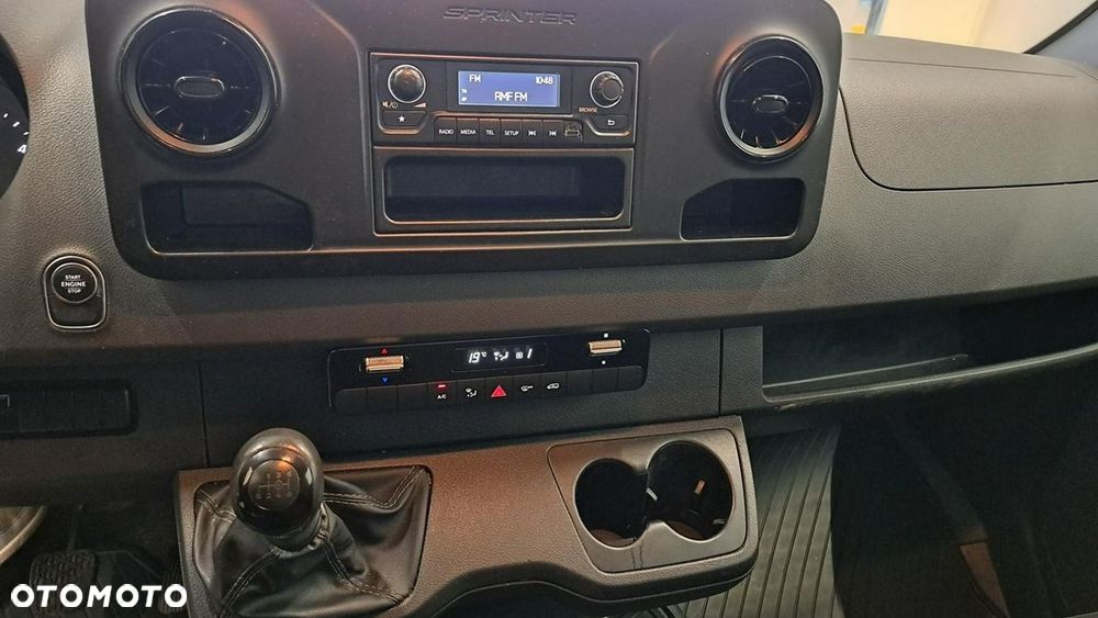 Mercedes-Benz Sprinter - 9