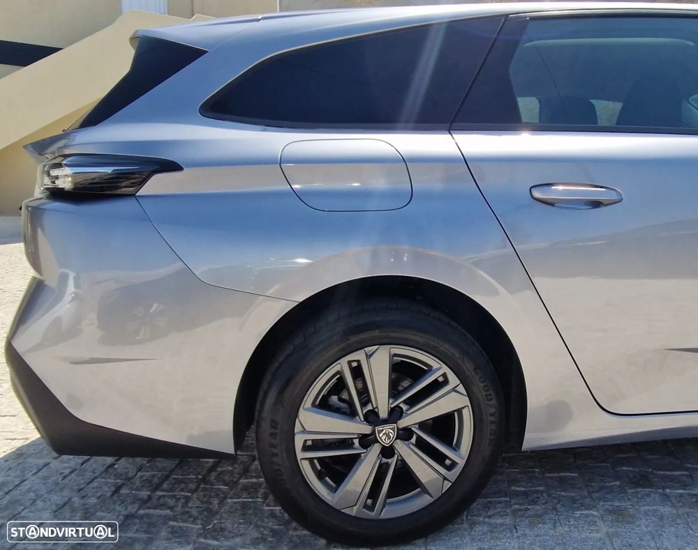 Peugeot 308 1.2 Hybrid Style e-DCS6 - 3