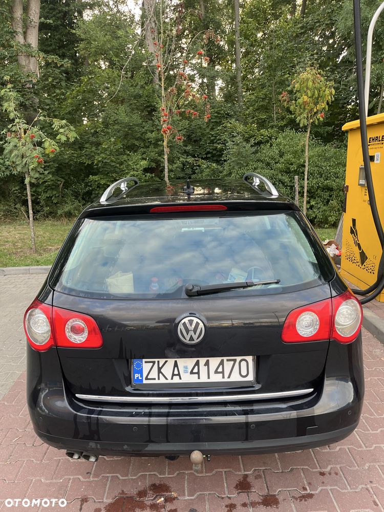 Volkswagen Passat - 4