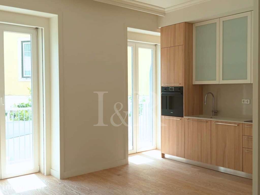 Apartamento T1 com varanda, junto ao Marquês Pombal, Lisboa - Grande imagem: 2/29