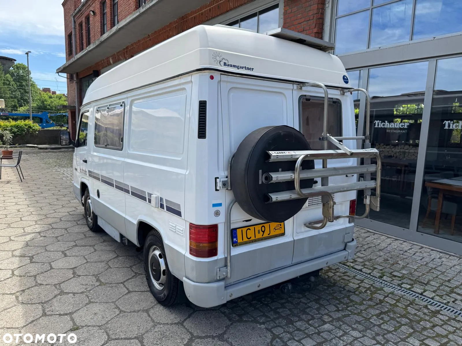 Mercedes-Benz MB 100 - 12