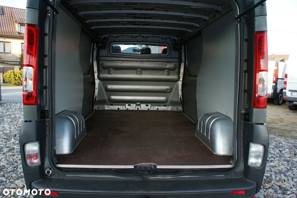 Opel Vivaro - 8