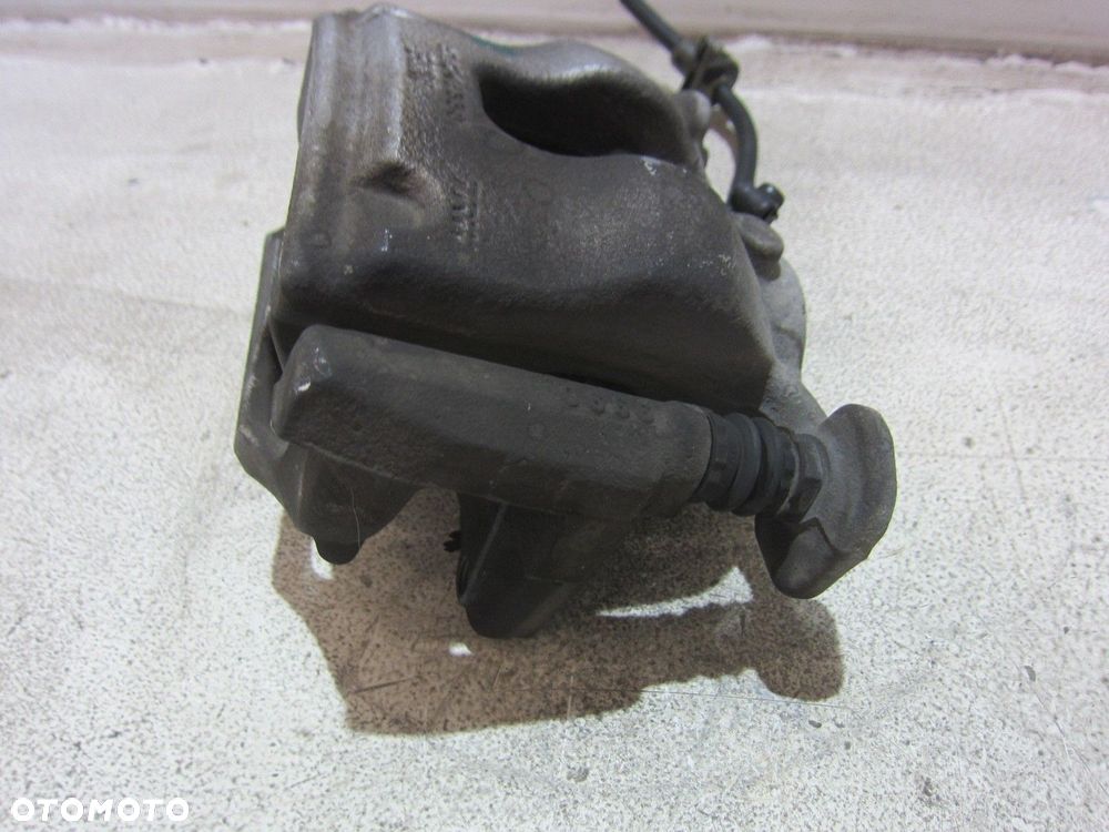 BMW X1 F48 ZACISK HAMULCOWY PRAWY PRZÓD PRZEDNI 6860268 330/24 34116860268 - 3