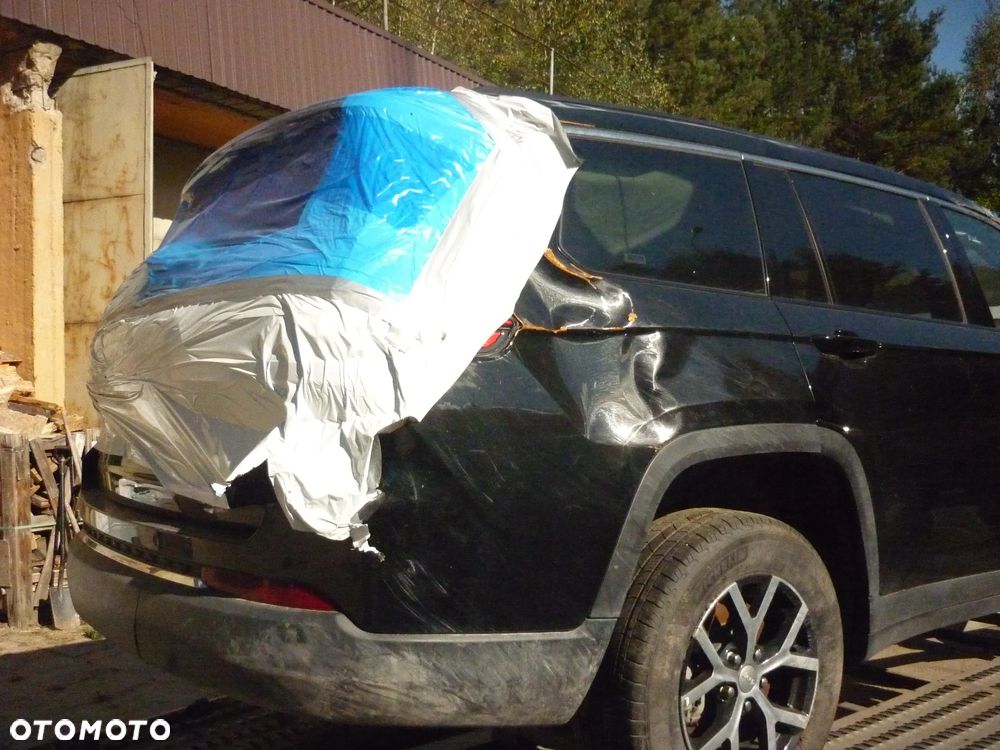 Jeep Grand Cherokee - 13